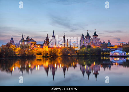 Izmaylovo Kreml am Sonnenuntergang, Moskau, Russland Stockfoto