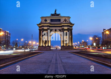 Triumphbogen am Abend, Moskau, Russland Stockfoto