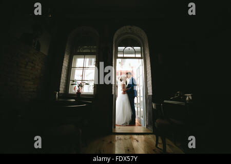 Braut und Bräutigam in Hochzeitstag Stockfoto