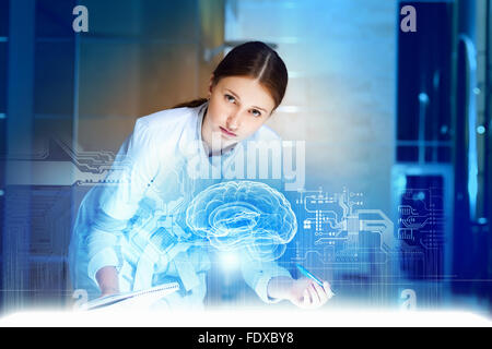 Bild der jungen Ärztin. Konzept der modernen Technik Stockfoto
