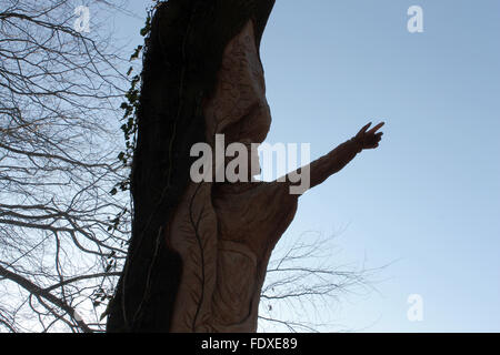 Holzschnitzerei von Owain Glyndwr auf von Baum Carver Simon O'Rourke in Plas macht Woods Bersham Wrexham Stockfoto