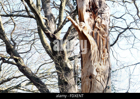 Holzschnitzerei von Owain Glyndwr auf von Baum Carver Simon O'Rourke in Plas macht Woods Bersham Wrexham Stockfoto