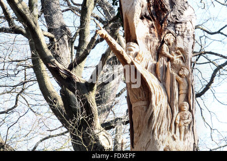 Holzschnitzerei von Owain Glyndwr auf von Baum Carver Simon O'Rourke in Plas macht Woods Bersham Wrexham Stockfoto