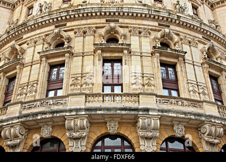 'Detail' aus der Fassade des Arriaga Theater an der Casco Viejo (Altstadt) von Bilbao, Baskenland, Spanien. Stockfoto