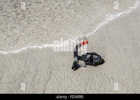 Schnorchel Maske am Strand Stockfoto