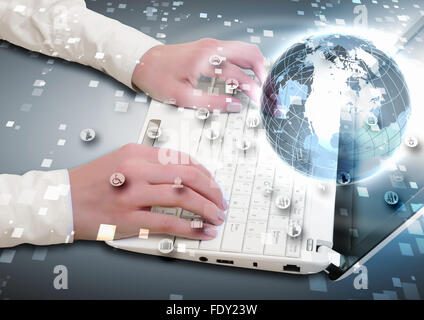 Collage mit weißen Laptop-Computer und Symbole der Kommunikation Stockfoto