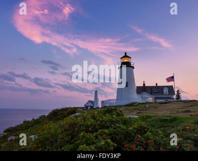 Lincoln County, ME: Pemaquid Point Lighthouse (1835) an mit Sonnenuntergang Stockfoto