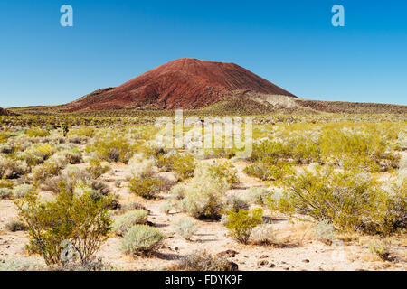 Ein Schlackenkegel in Mojave National Preserve, California Stockfoto