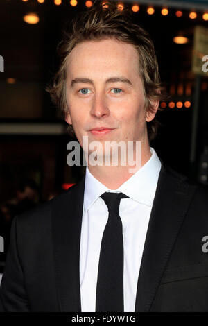 Westwood, Kalifornien. 1. Februar 2016. Stephen Ellis besucht die "Sei gegrüßt, Caesar!" Premiere im Regency Village Theatre am 1. Februar 2016 in Westwood, Kalifornien. / Picture Alliance © Dpa/Alamy Live-Nachrichten Stockfoto