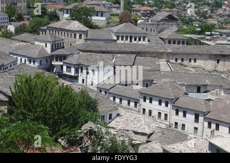 Alte Stadt Gjirokastra, beherbergt osmanischen mit Schieferdächern, Albanien Stockfoto
