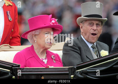 Ascot, Großbritannien, Königin Elizabeth II und ihr Ehemann Prinz Philip Stockfoto