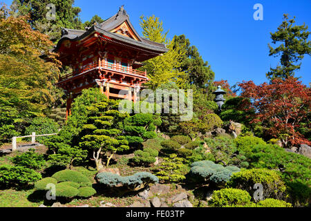 Tor des Tempels in Japanese Tea Garden, Golden Gate Park, San Francisco, Kalifornien, USA Stockfoto