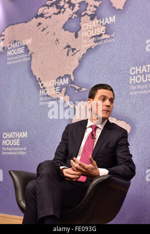 David Miliband hält Vortrag auf die Krise in Syrien bei Chatham House, London, Großbritannien - 3. Februar 2016 Stockfoto