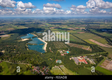 Luftaufnahme, Holiday Centre Abenteuerparadies Schloss mit Wasserski-Anlage, eine Kartbahn, eine Schule für Surfen und Tauchen, Dankernsee, Haren Stockfoto