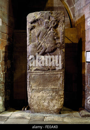 Hexham Abbey: Römischer Grabstein zeigt Flavinus, ein C1st Jahrhundert Fahnenträger des Kavallerie-Regiment der Ala Petriana, abreiten eines keltischen Kriegers. Stockfoto