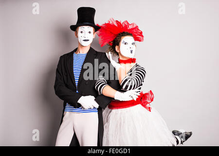 Zwei Pantomimen-Mann und Frau im April fools day Stockfoto