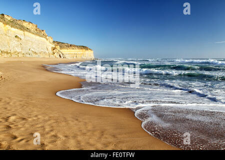 Strand und Küste bei Gibson Schritte in der Nähe der zwölf Apostel an der Great Ocean Road in Port Campbell National Park, Victoria, A Stockfoto