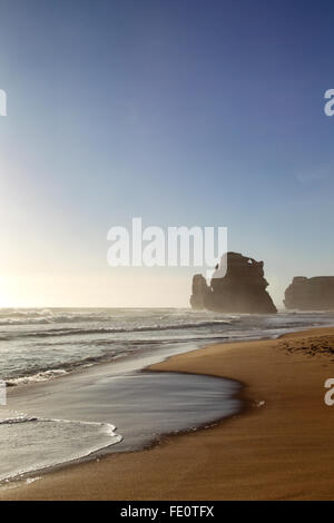 Strand und Küste bei Gibson Schritte in der Nähe der zwölf Apostel an der Great Ocean Road in Port Campbell National Park, Victoria, A Stockfoto