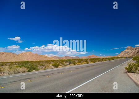 Autobahn im Valley of Fire State Park, Süd Nevada, USA Stockfoto