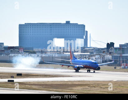 Southwest Airlines Flugzeuge landen und bereit zum Abheben in Dallas Love Field, wo die Piloten ihren Mangel an einen Vertrag protestierte. Bildnachweis: Brian T. Humek/Alamy Live-Nachrichten Stockfoto