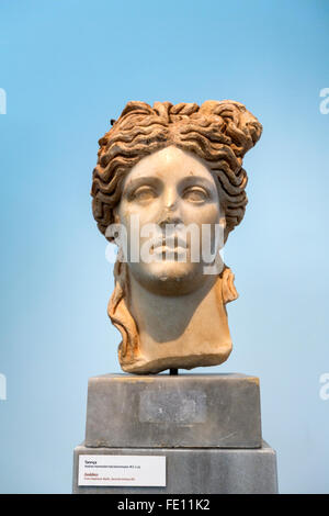 Göttin Marmorskulptur aus hadrianischen Thermen. Aphrodisias, Türkei Stockfoto