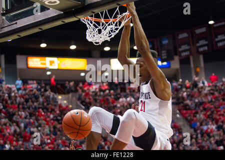 San Diego, Kalifornien, USA. 2. Februar 2016. 2. Februar 2016] SDSU vorwärts Malik Papst wirft ein Dunk in Dienstag Spiel zwischen San Diego State University und der Colorado State University. Chadd Cady / für die San Diego Anschluß-Tribüne © Chadd Cady/U-T San Diego/ZUMA Draht/Alamy Live-Nachrichten Stockfoto