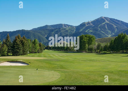 Idaho, Sun Valley Golf Course, Sommer, kahlen Berge Stockfoto