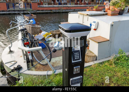 Elektrische Punkt am Fluss Lee Navigation Canal, Stratford, London England Vereinigtes Königreich UK Stockfoto