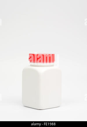 Container Pille isoliert auf weißem Hintergrund Stockfoto