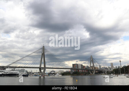 Die ANZAC Bridge gesehen von Glebe – Sydney, Australien Stockfoto