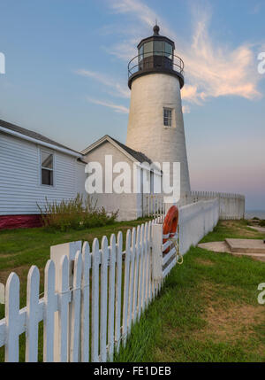 Lincoln County, Maine: Pemaquid Point Lighthouse (1835) im Morgengrauen Stockfoto