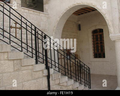 Treppen in der Agia Sophia Kirche, Saidnaya, Syrien Stockfoto