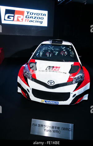 Tokio, Japan. 4. Februar 2016. Ein Toyota Yaris WRC auf dem Display während einer Pressekonferenz zu Toyota GAZOO Racing Team neues Logo und Zeitplan für das Jahr 2016 Toyota City Showcase in Tokio am 4. Februar 2016, bekannt geben. Toyota Senior Managing Officer Kiyotaka Ise stellte die Team-Mitglieder und Fahrzeuge, die unter einem neuen Logo in nationalen und internationalen Wettbewerben, darunter NASCAR in den USA, Rallye Dakar in Südamerika, und Super GT und Super Formel in Japan im Jahr 2016 teilnehmen werden. Bildnachweis: Aflo Co. Ltd./Alamy Live-Nachrichten Stockfoto