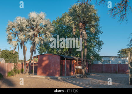 Waschung Block von der Gemeinschaft Campingplatz am Ombulantu Baobab-Baum in Outapi im nördlichen Teil von Namibia Stockfoto