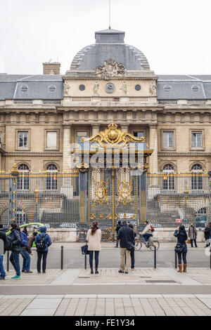 Toren der Cour d ' Honneur der Palais de Justice, front-Fassade Gebäude, Place Louis Lepine, Paris, Frankreich. Stockfoto