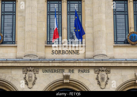 Schild am Gebäude der Universität Paris-Sorbonne, Paris IV, Université Paris Sorbonne, öffentliche Forschungsuniversität in Paris, Frankreich Stockfoto