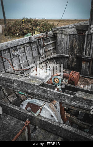 Bootsmotor auf Dungeness Strand, Kent, UK Stockfoto