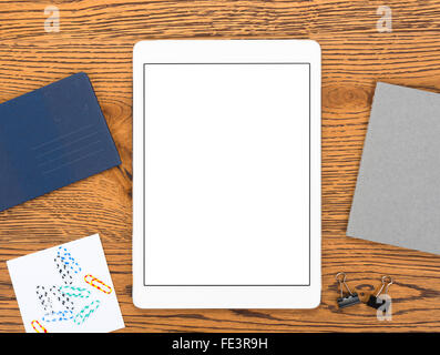 Arbeitsplatz mit weißen Tablet-Computer. Stockfoto