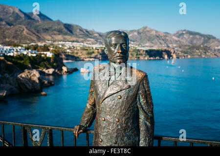 Denkmal für den König von Spanien Alfonso XII (1857-1885) am Strand, der Promenade des Mittelmeers in Nerja, Spanien Stockfoto