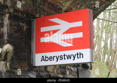 Der Ystwyth Trail, Teil der alten Aberystwyth Carmarthen Eisenbahnlinie nun von Wanderern und Radfahrern genutzt Stockfoto