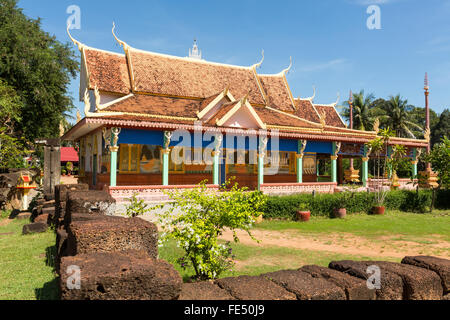 Moderne buddhistische Tempel in der Nähe von Bakong, komplex Angkor und Siem Reap, Kambodscha Stockfoto