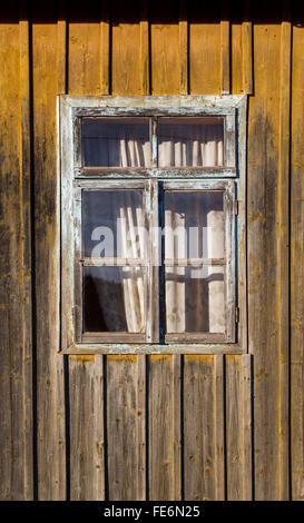 Alte hölzerne Fenster geschlossen Stockfoto