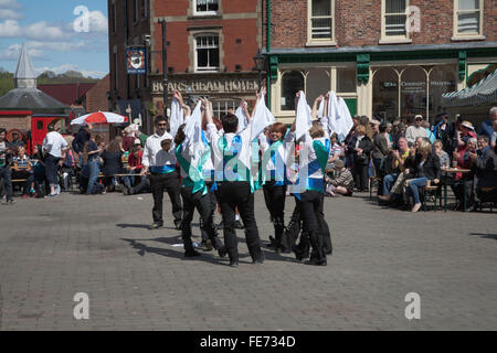 Frauen Morris Tanz Gruppe Stockport Folk Festival 2015 Stockport Cheshire England Stockfoto