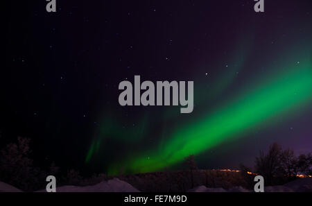 Nordlicht über Kiruna, Schweden, Schwedisch-Lappland in der Nähe von Eishotel. Aurora Borealis Stockfoto