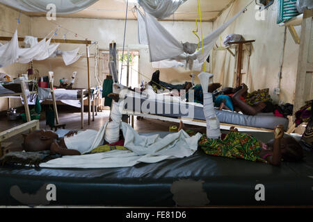 Hersteller von orthopädischen und Pediatric Pflege im Krankenhaus MSF Rutshuru, Nord-Kivu, demokratische Republik Kongo, demokratische Republik Kongo, Afrika Stockfoto