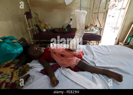 Hersteller von orthopädischen und Pediatric Pflege im Krankenhaus MSF Rutshuru, Nord-Kivu, demokratische Republik Kongo, demokratische Republik Kongo, Afrika Stockfoto