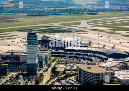 Luftaufnahme, Vienna International Airport, VIE, Turm, Start-und Landebahn Start-und Landebahn, Schürze, Wien, Schwechat, Niederösterreich, Österreich, Europa, Stockfoto