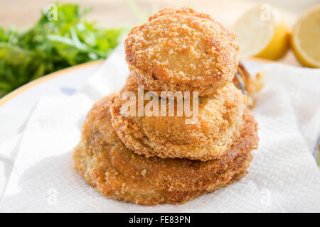 gebratene und misshandelte Mozzarella Mozzarella in Carrozza genannt Stockfoto