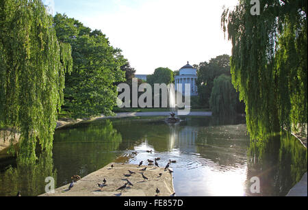 Sächsische Garten (Polnisch: Ogrod Saski)-öffentlicher Park in der Innenstadt von Warschau, Polen Stockfoto