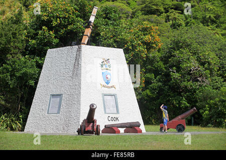 Denkmal am Ship Cove reisen James Cook Lieblings Basis während seiner drei nach Neuseeland, Marlborough, Neuseeland. Stockfoto